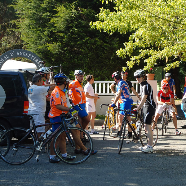 pyrenees-cycling-hotel-accueil-groupe-cyclo